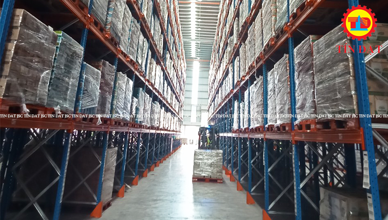 Completing the Maersk- Damco warehouse racking project